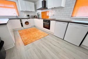 Kitchen/Breakfast Room- click for photo gallery